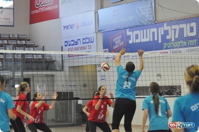 עוד להיט של ספורט הנשים. מאמנט (חאדר אניס)